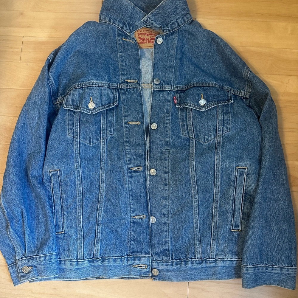 Levi's Oversized Denim Trucker Jacket